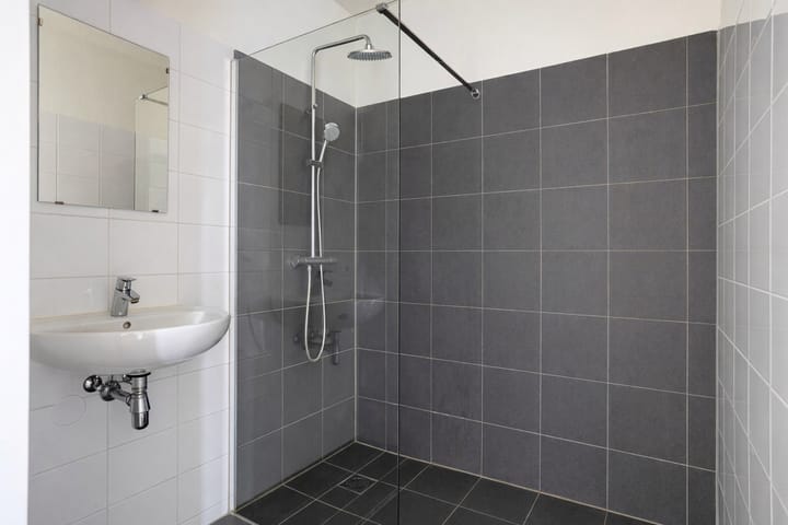 Photo 14 of Valkenierstraat 51-B