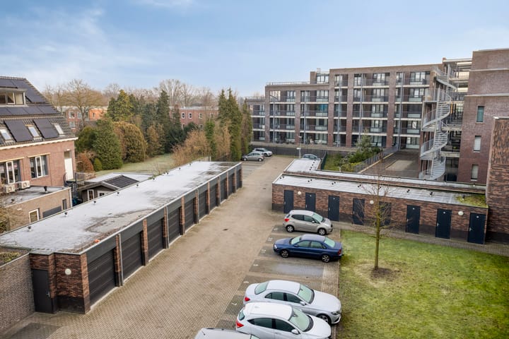 Photo 24 of Valkenierstraat 51-B