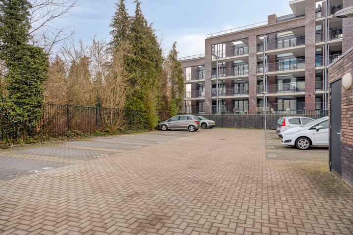 Photo 25 of Valkenierstraat 51-B