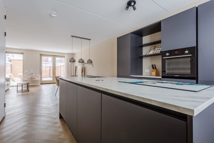 Photo 3 of Rembrandt van Rijnstraat 38