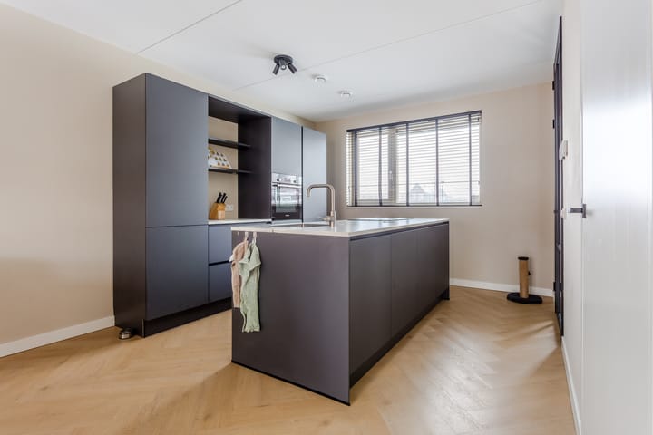 Photo 5 of Rembrandt van Rijnstraat 38