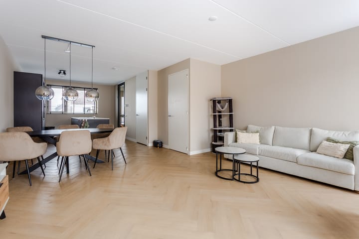 Photo 10 of Rembrandt van Rijnstraat 38