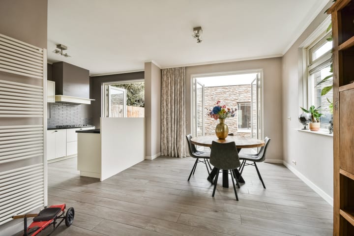 Photo 9 of Kostverlorenstraat 47