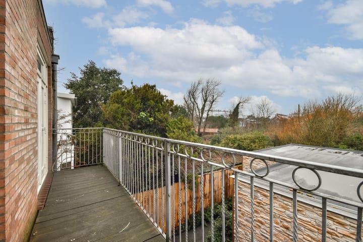 Photo 32 of Kostverlorenstraat 47