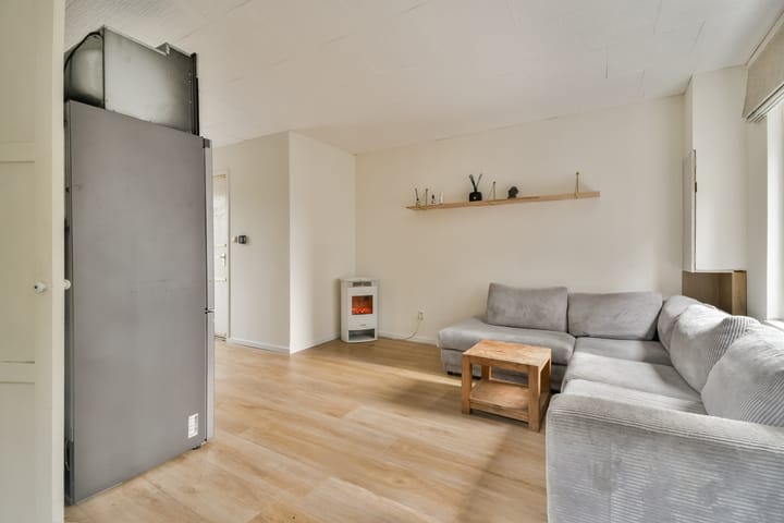 Photo 38 of Kostverlorenstraat 47