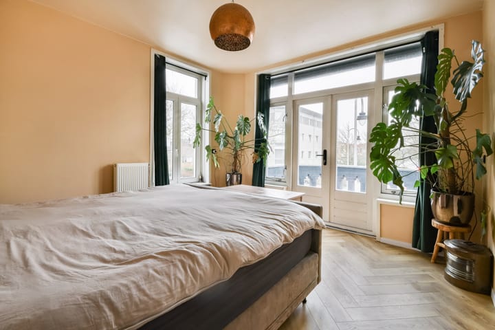 Photo 24 of Kostverlorenstraat 47