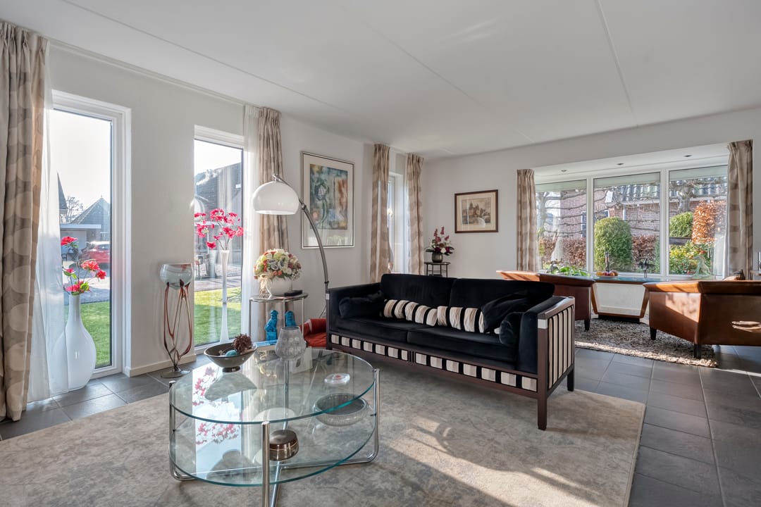 Photo 2 of De Weidedijk 36