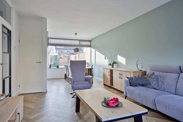 Foto 11 van van Essenstraat 43