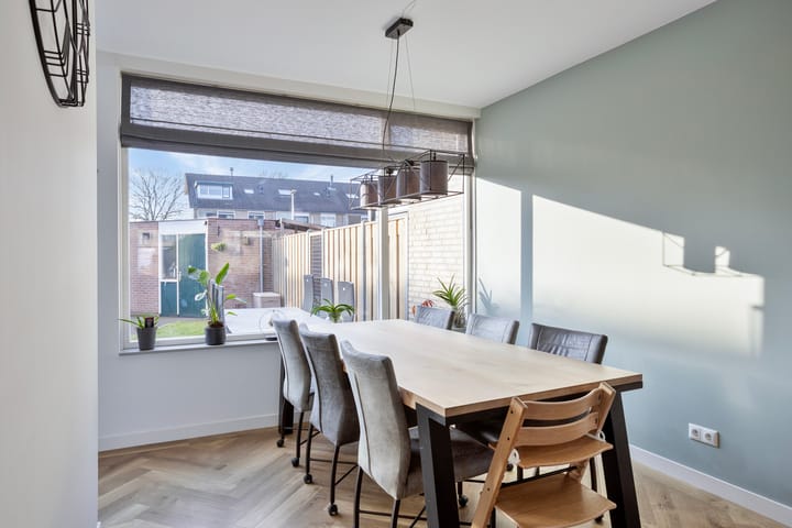 Foto 12 van van Essenstraat 43