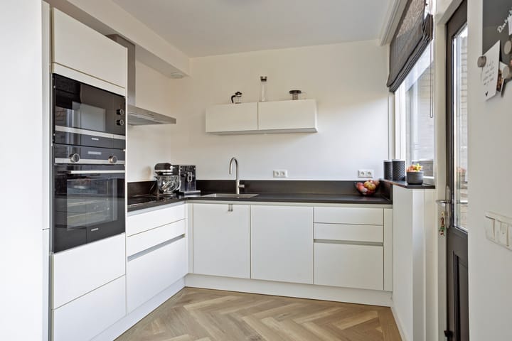 Photo 3 of van Essenstraat 43