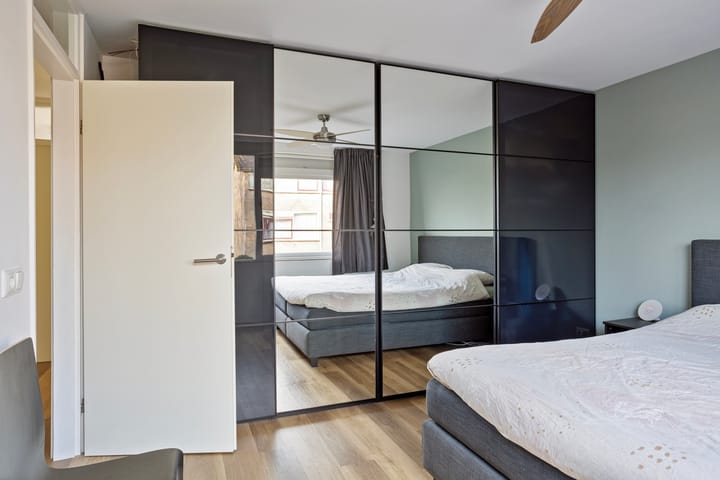 Foto 18 van van Essenstraat 43