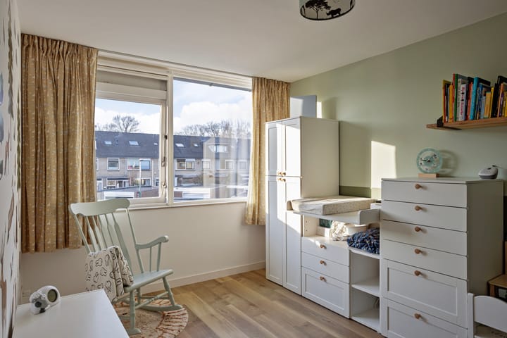 Foto 23 van van Essenstraat 43