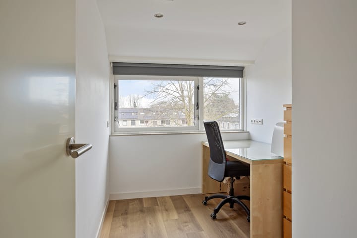 Foto 29 van van Essenstraat 43