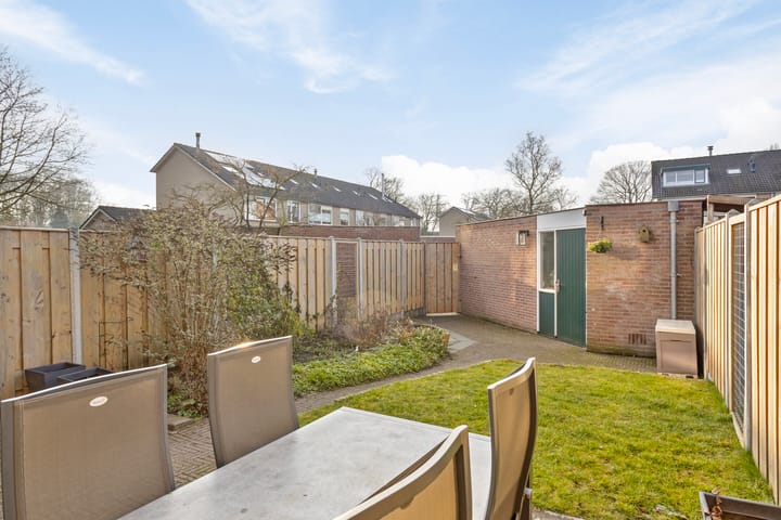 Foto 36 van van Essenstraat 43