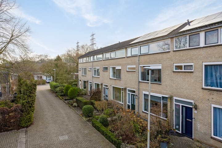 Foto 44 van van Essenstraat 43