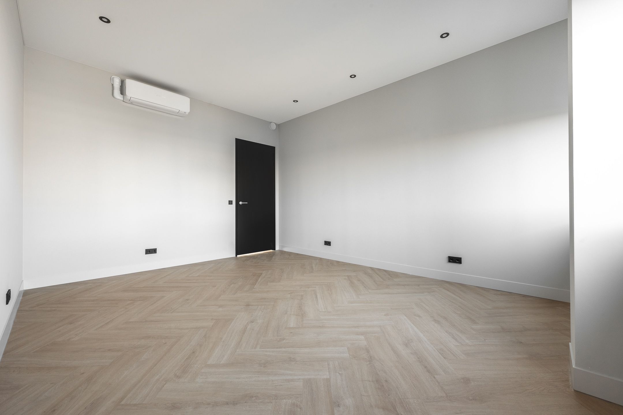 Photo 21 of Zilverparkkade 131