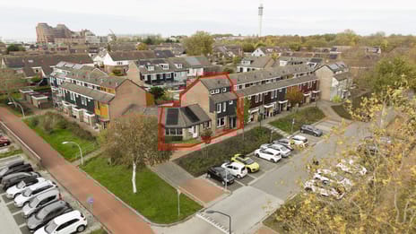 Punter 15 18 secondary image