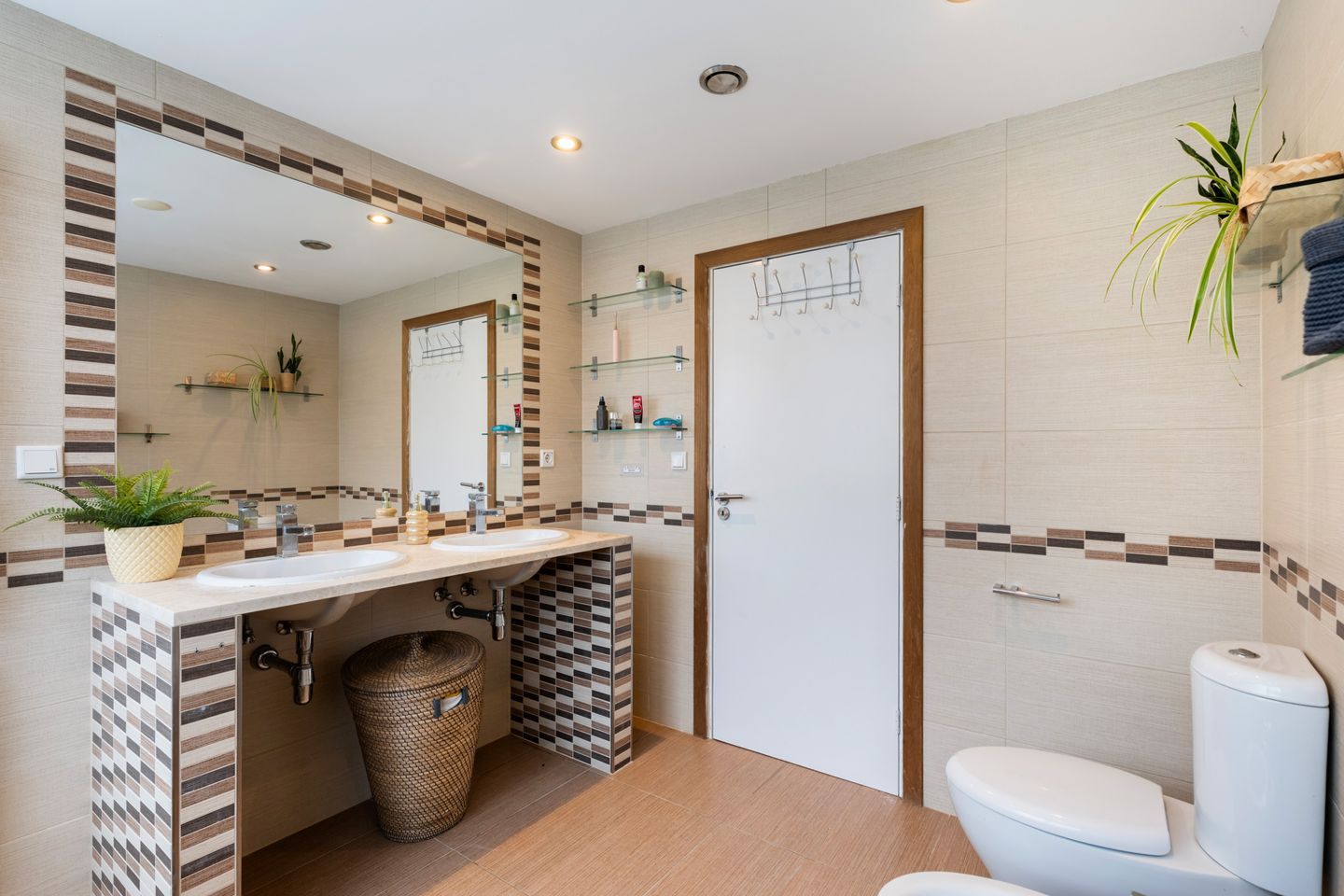 Photo 25 of Troelstraweg 2