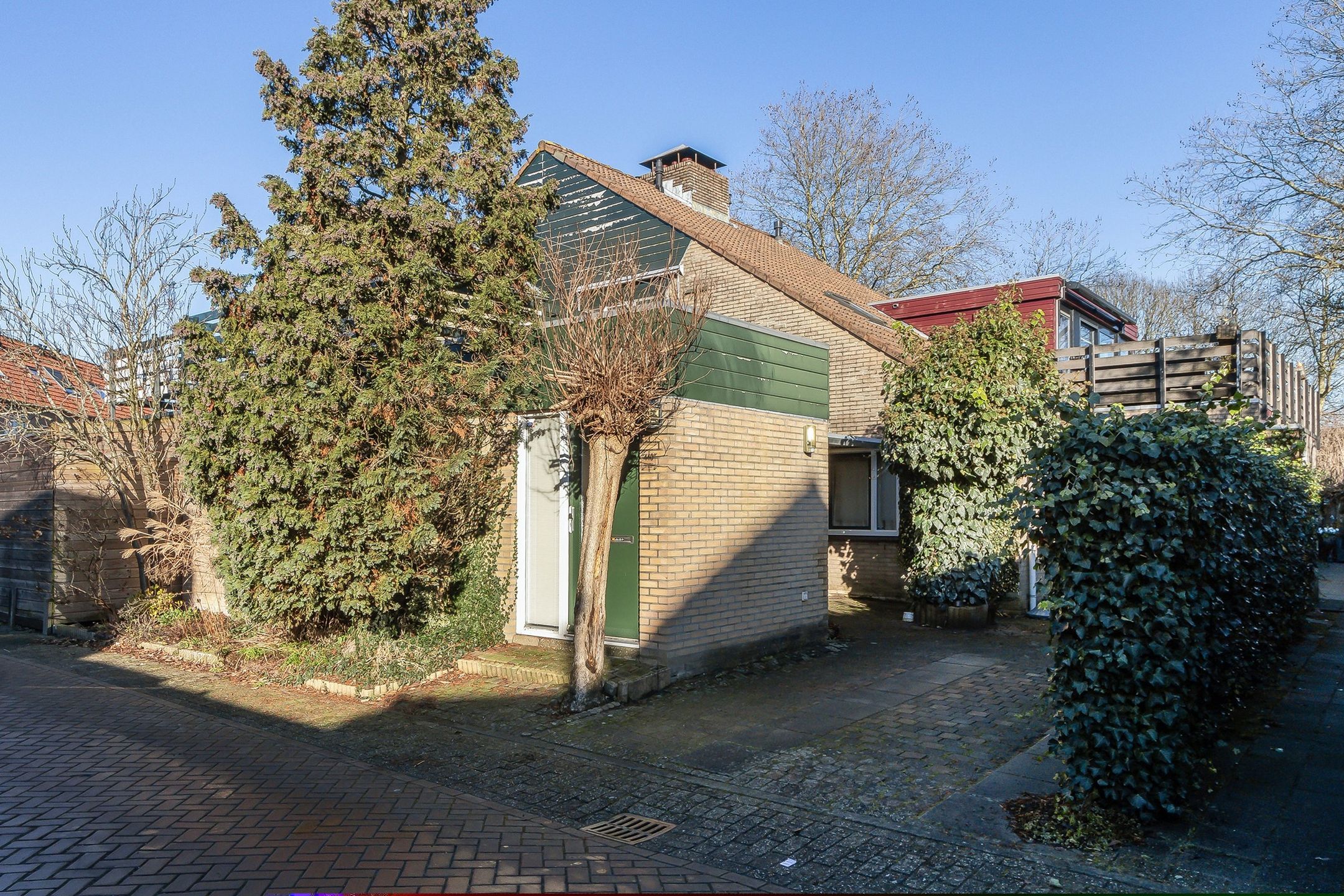 Buying a house in The Netherlands., Suze Groeneweg-erf 440