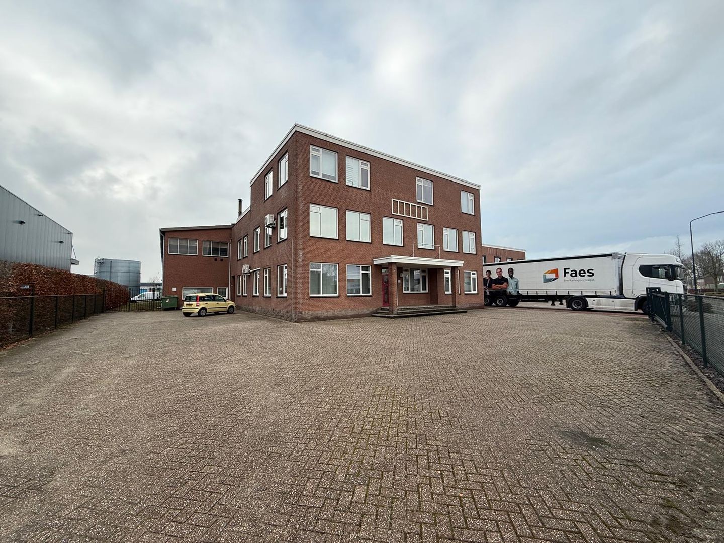 Bekijk foto 1 van Raambrug 1