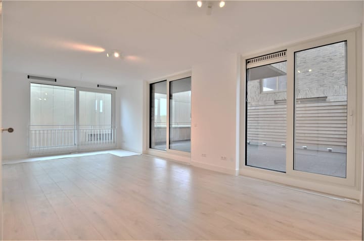 Photo 11 of Faas Wilkesstraat 397