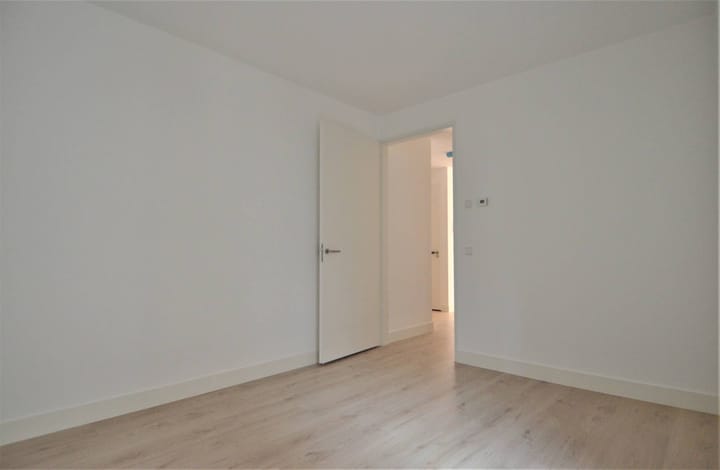 Photo 18 of Faas Wilkesstraat 397