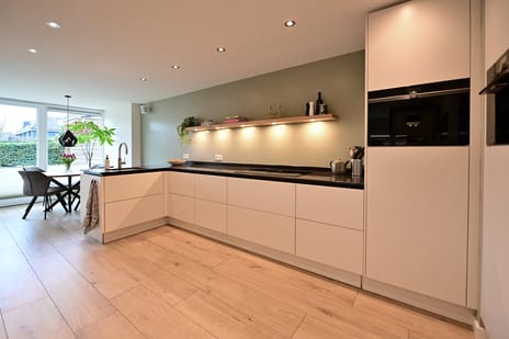 Stern 17 tertiary image