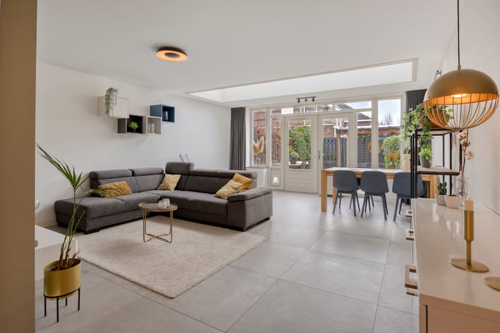 Foto 6 van Madelief 10