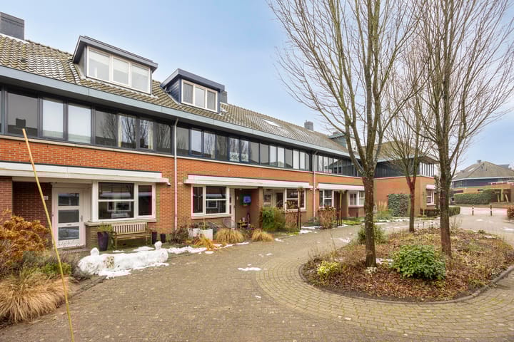 Foto 2 van Madelief 10