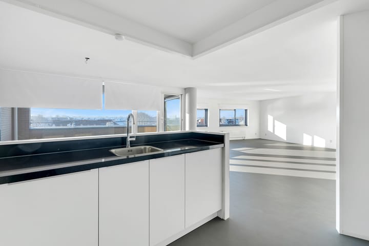 Foto 12 van Zwaardvegerstraat 306