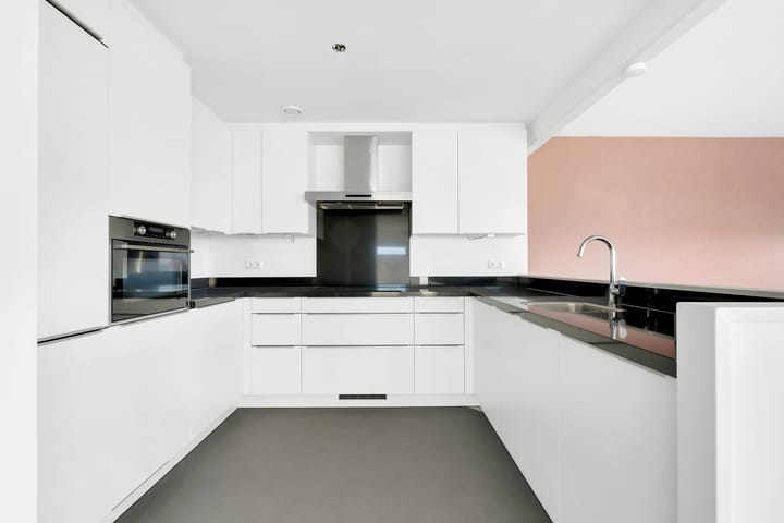 Foto 11 van Zwaardvegerstraat 306