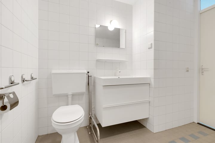 Foto 15 van Zwaardvegerstraat 306