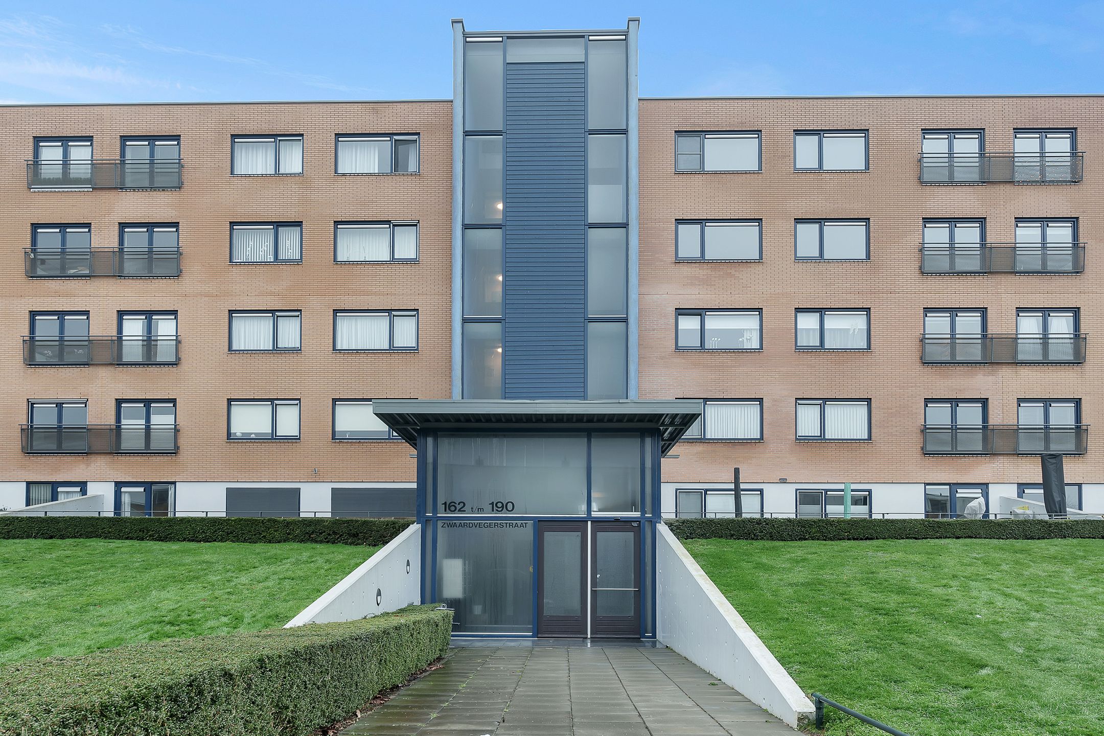 Photo 24 of Zwaardvegerstraat 162