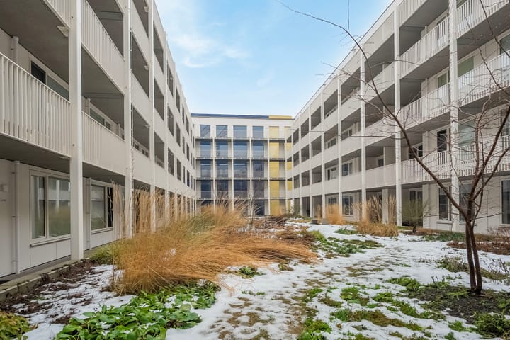 Photo 10 of Fascinatio Boulevard 698-A