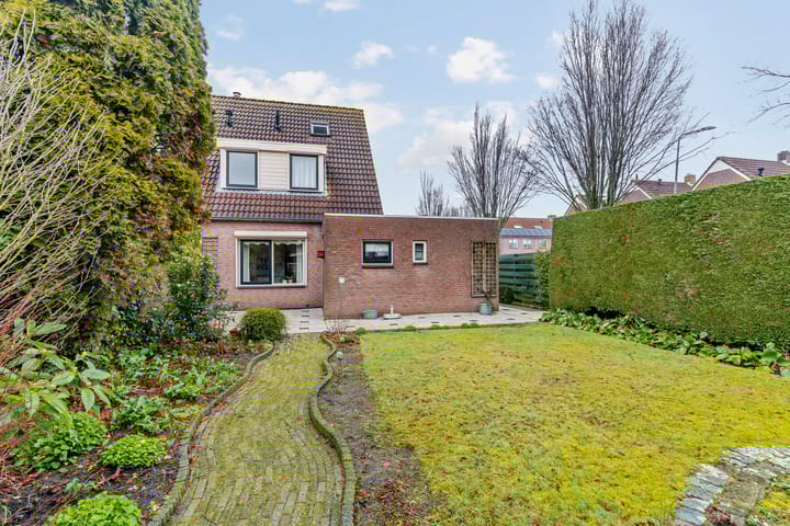 Photo 2 of Burgemeester Bouwensestraat 54