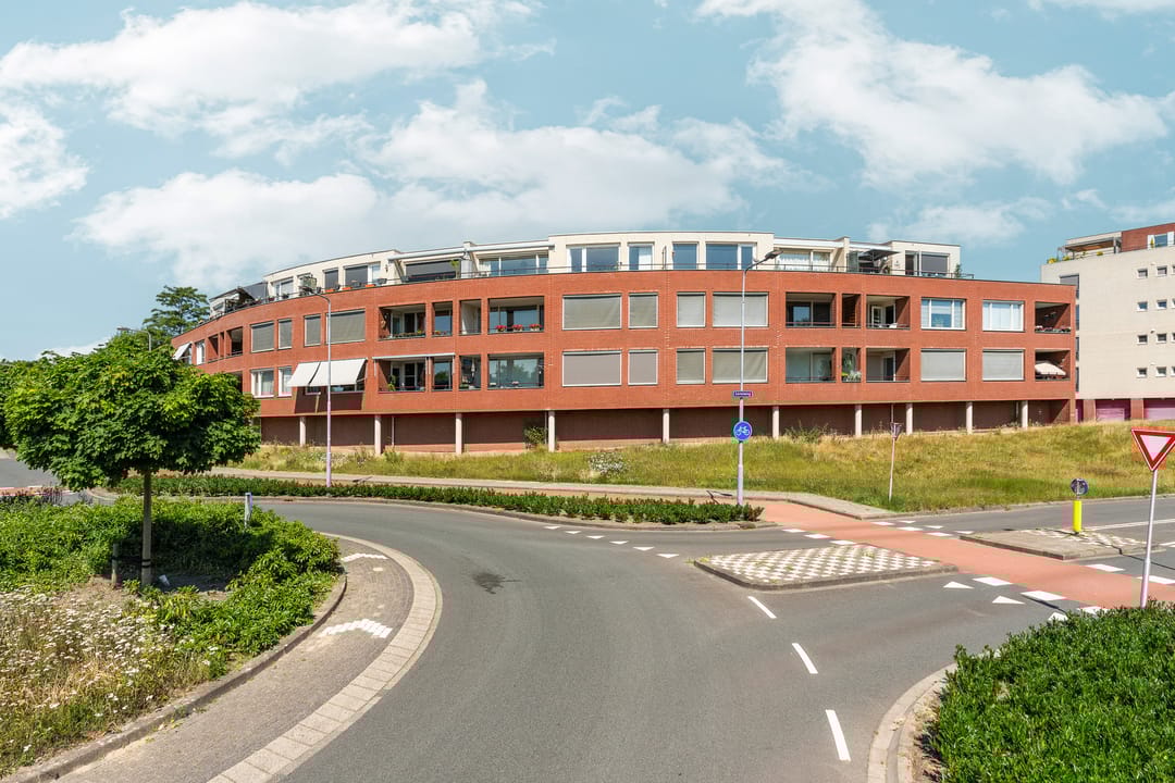 Photo 1 of Schout van Raesfeltstraat 51