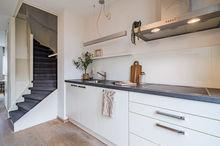 Photo 12 of Aart van der Leeuwlaan 39