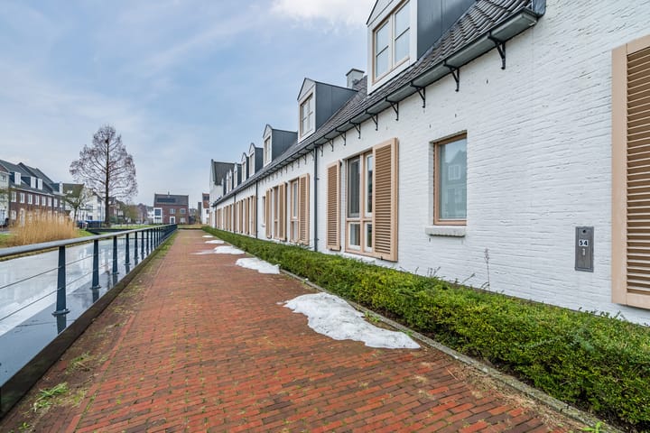 Photo 35 of Aart van der Leeuwlaan 39