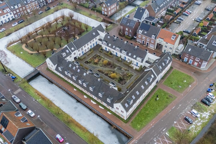 Photo 41 of Aart van der Leeuwlaan 39