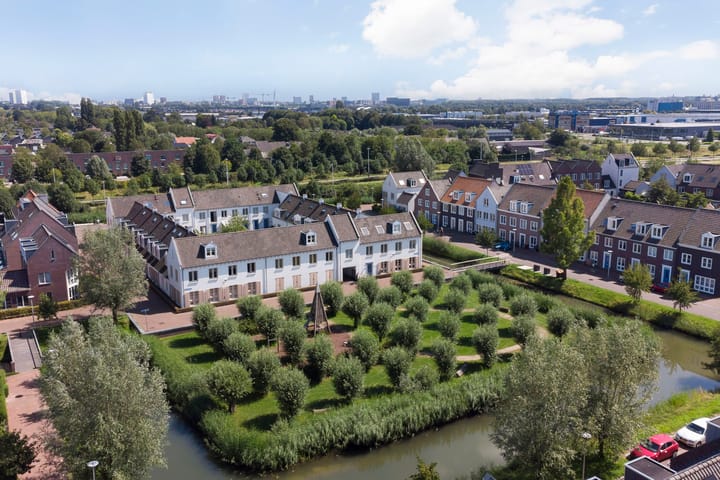 Photo 42 of Aart van der Leeuwlaan 39