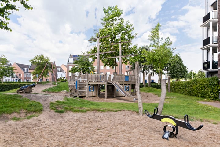 Photo 44 of Aart van der Leeuwlaan 39