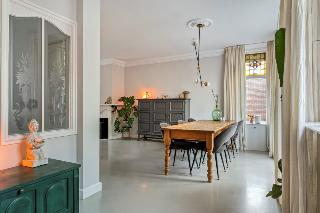 Photo 16 of Hobbemastraat 26