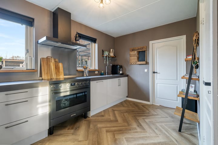 Photo 14 of 60e laan 5