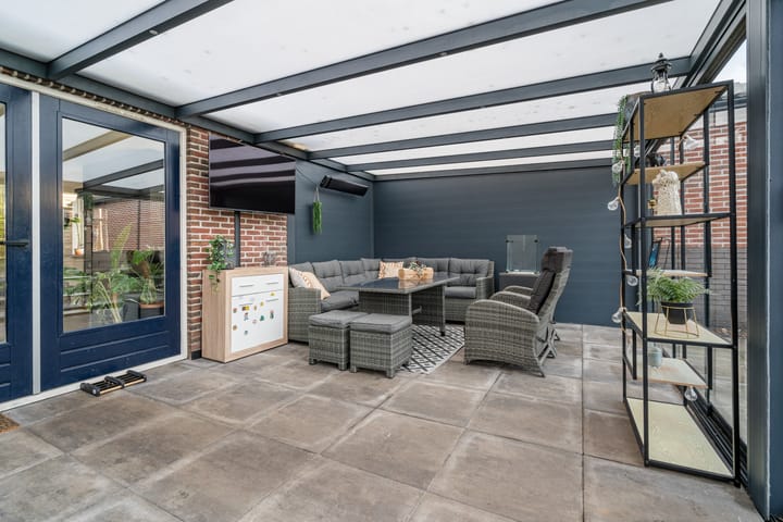 Photo 31 of 60e laan 5