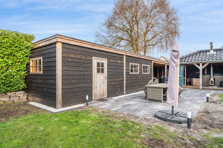 Photo 35 of 60e laan 5