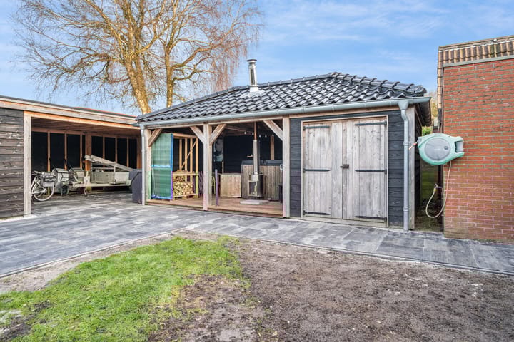 Photo 38 of 60e laan 5