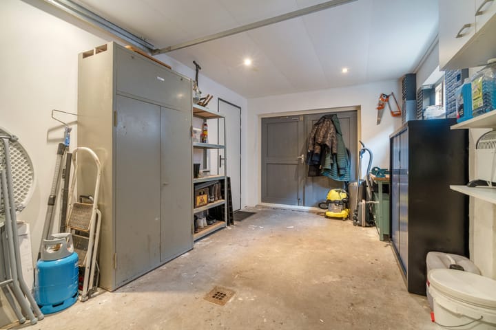 Photo 43 of 60e laan 5