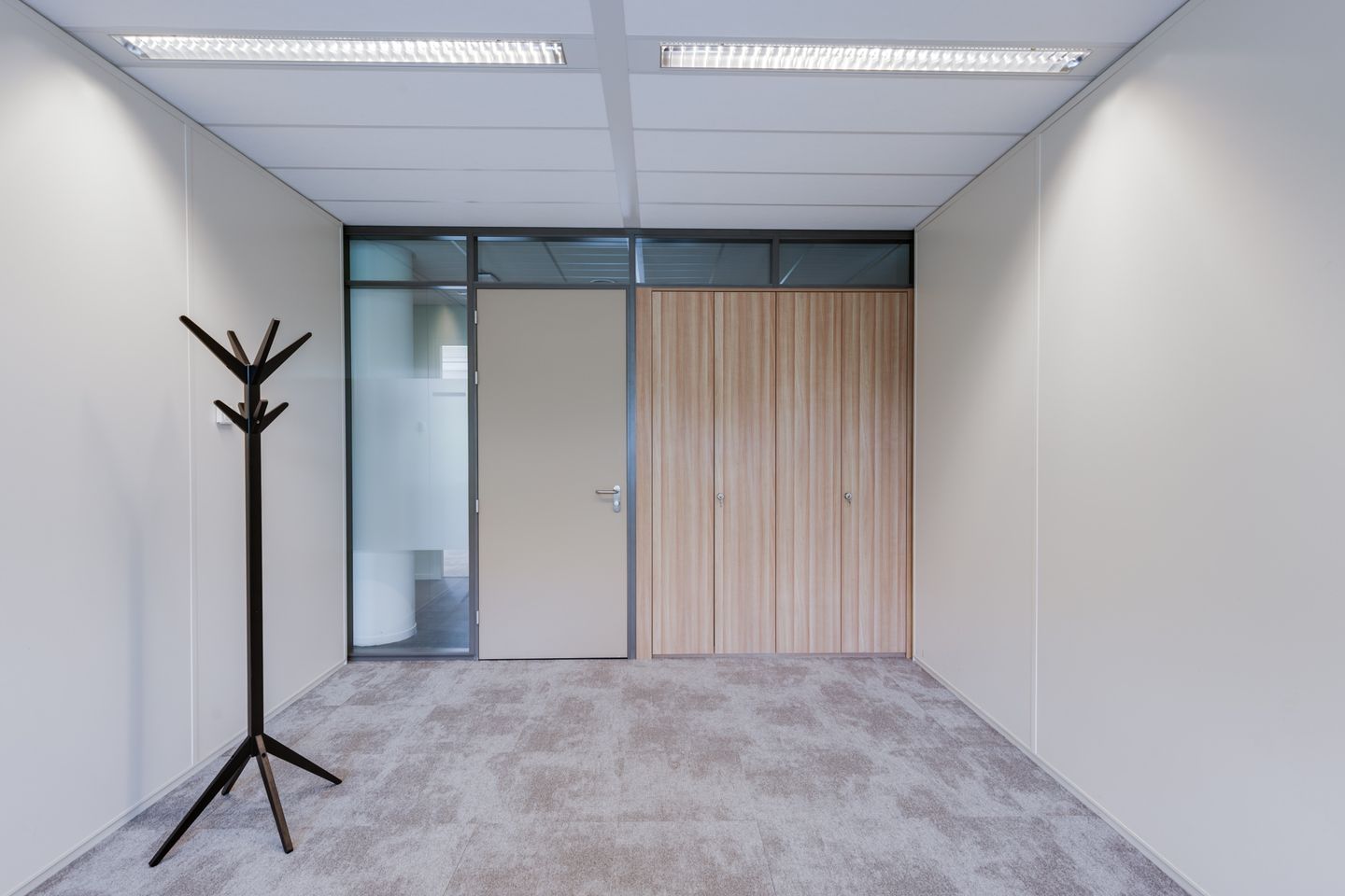 Bekijk foto 2 van Zwartewaterallee 56