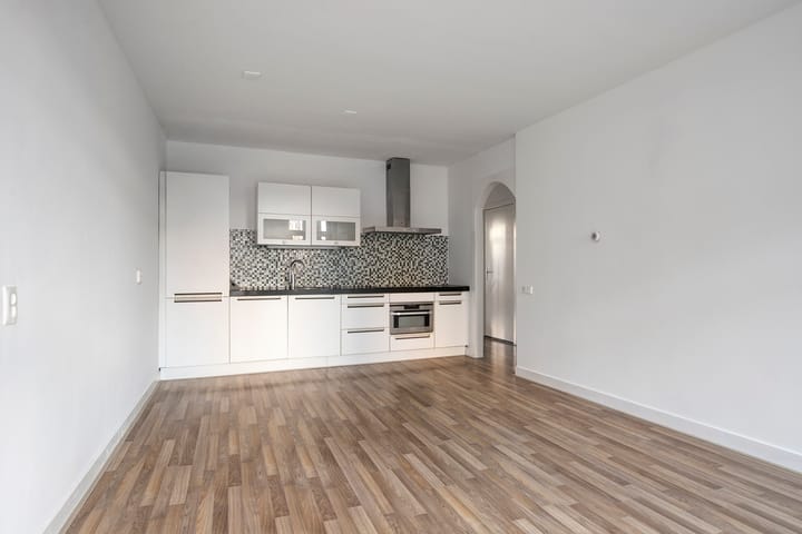 Photo 3 of Bilderdijkstraat 55-1