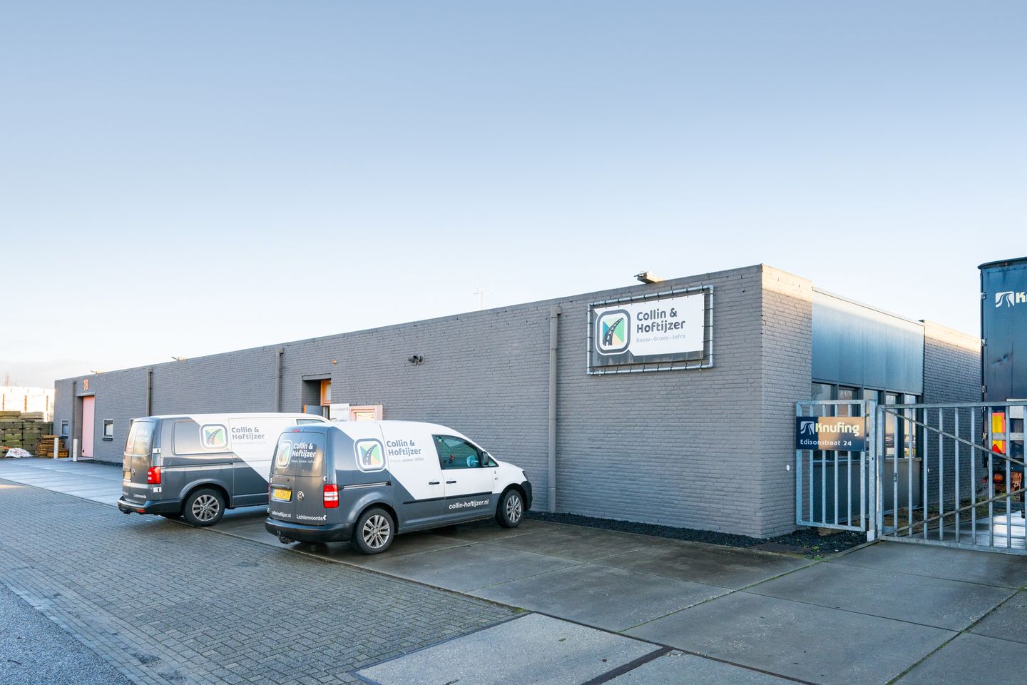 Bekijk foto 2 van Newtonstraat 18